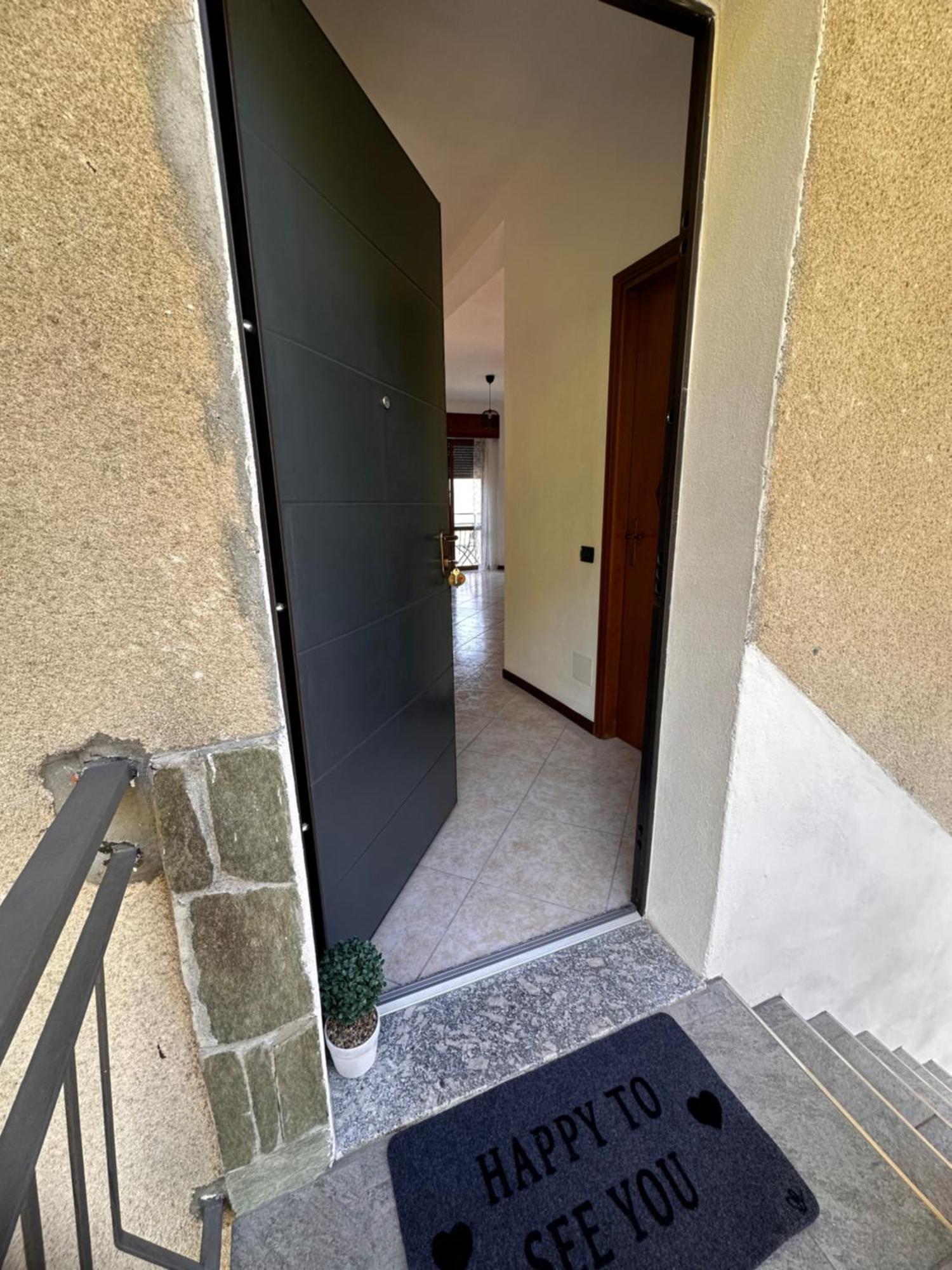 Little House Lezzeno Apartment Bagian luar foto