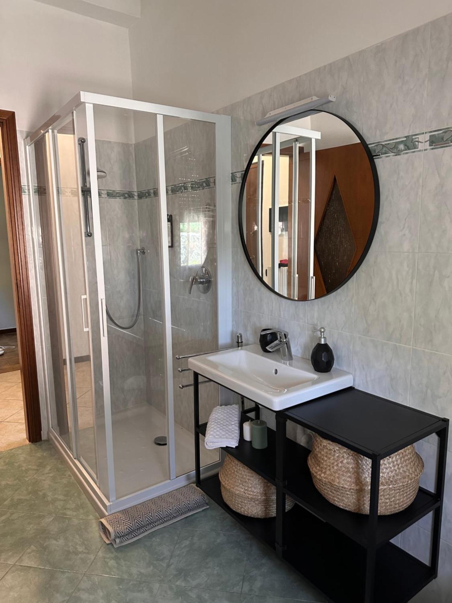 Little House Lezzeno Apartment Bagian luar foto
