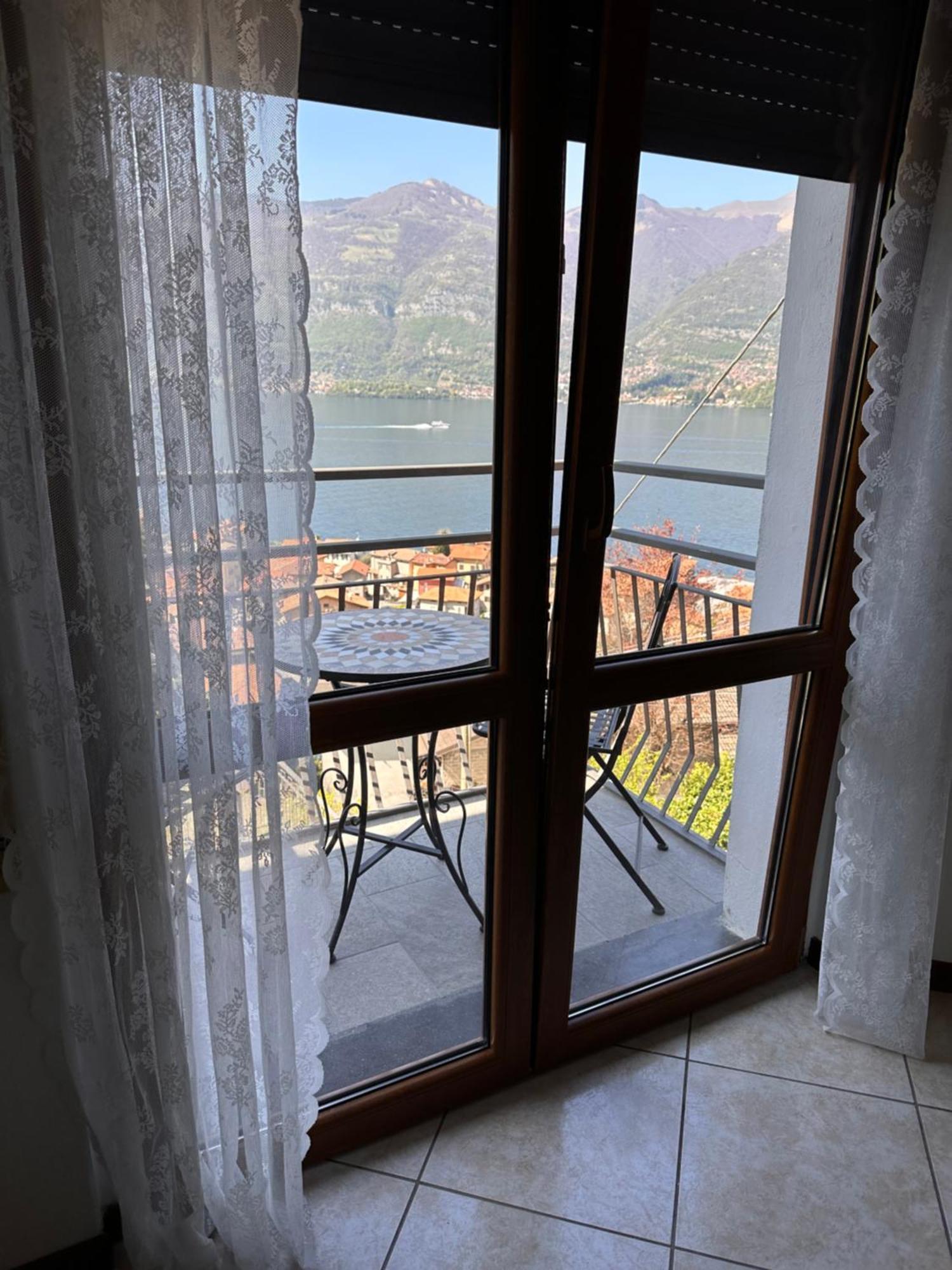Little House Lezzeno Apartment Bagian luar foto
