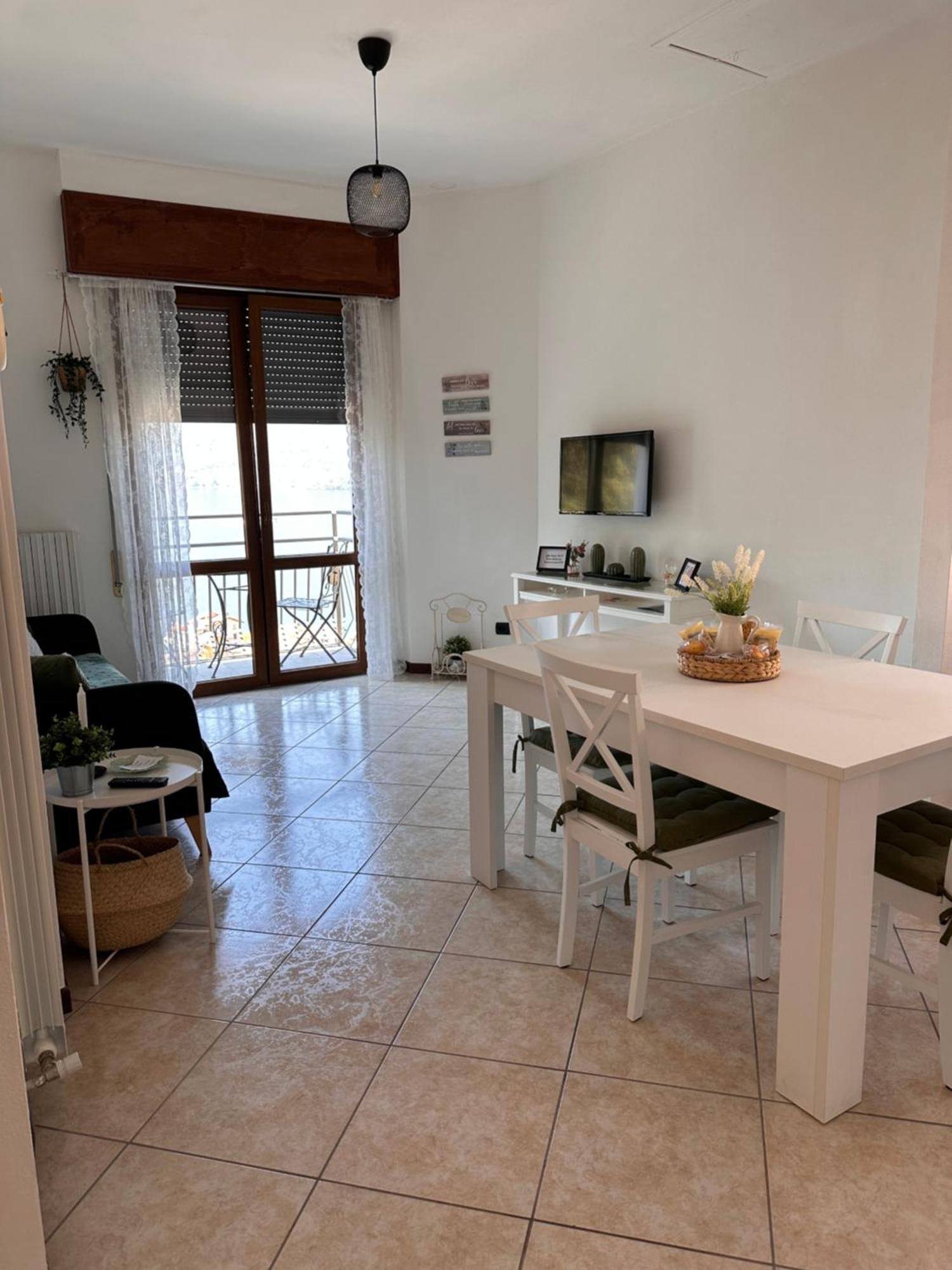 Little House Lezzeno Apartment Bagian luar foto
